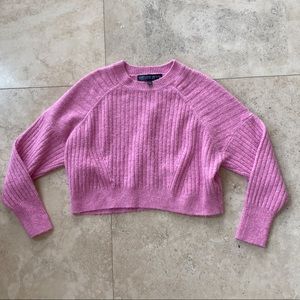 Pink crop sweater !